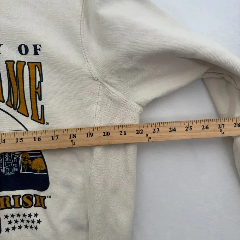 Notre Dame University Sweatshirt Mens M Cream Fleece Pullover Crewneck